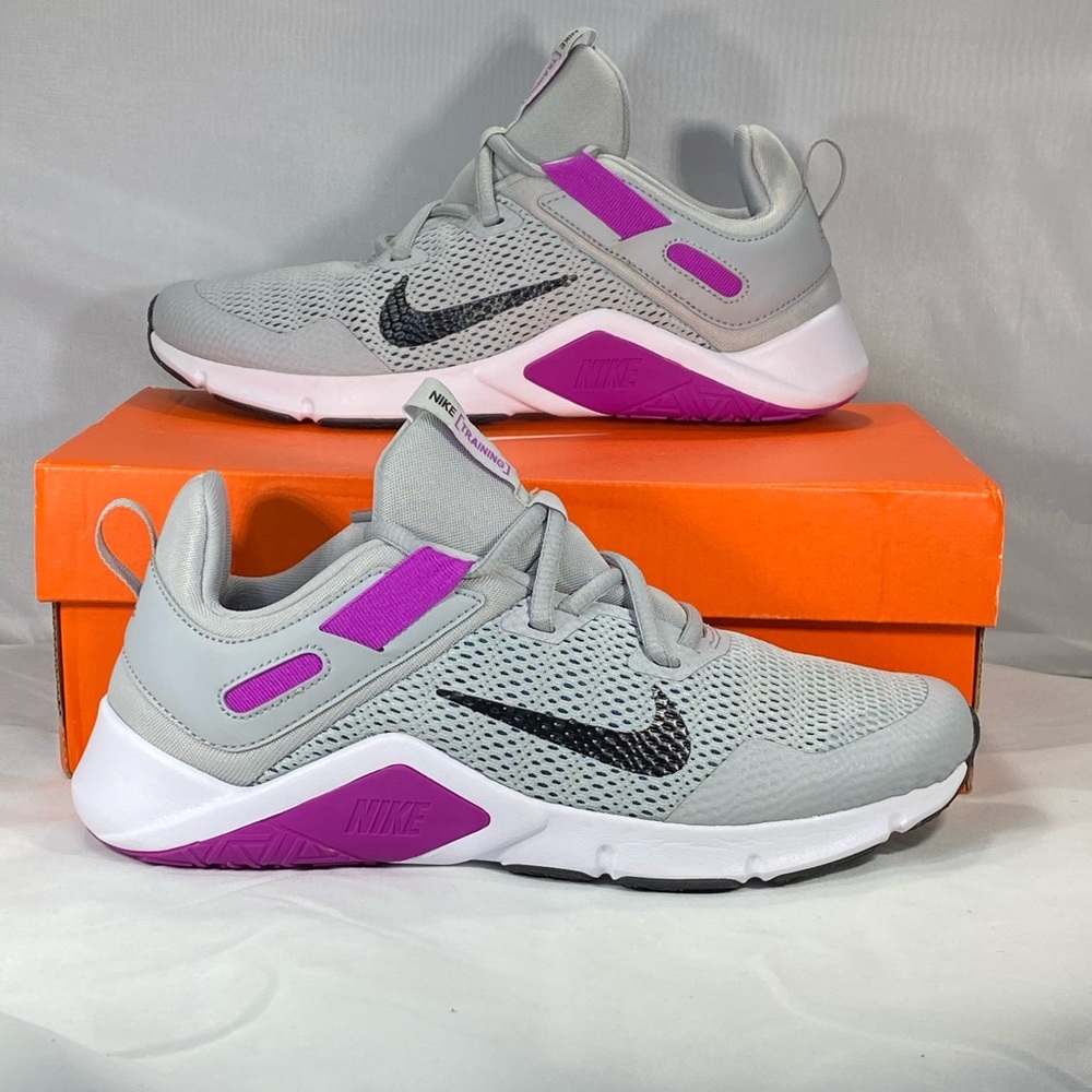 Nike Women's Legend Essential Cross Training Shoes